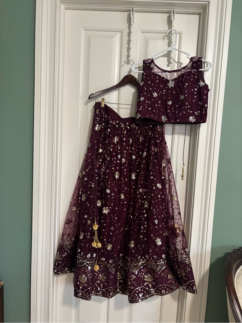 Women’s beautiful Burgundy Floral Embellished Lehenga Set Medium - Picture 8 of 16